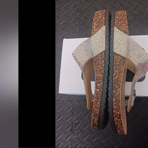 Forever Women Bling T strap Flat Comfy Sandals - Picture 5 of 11